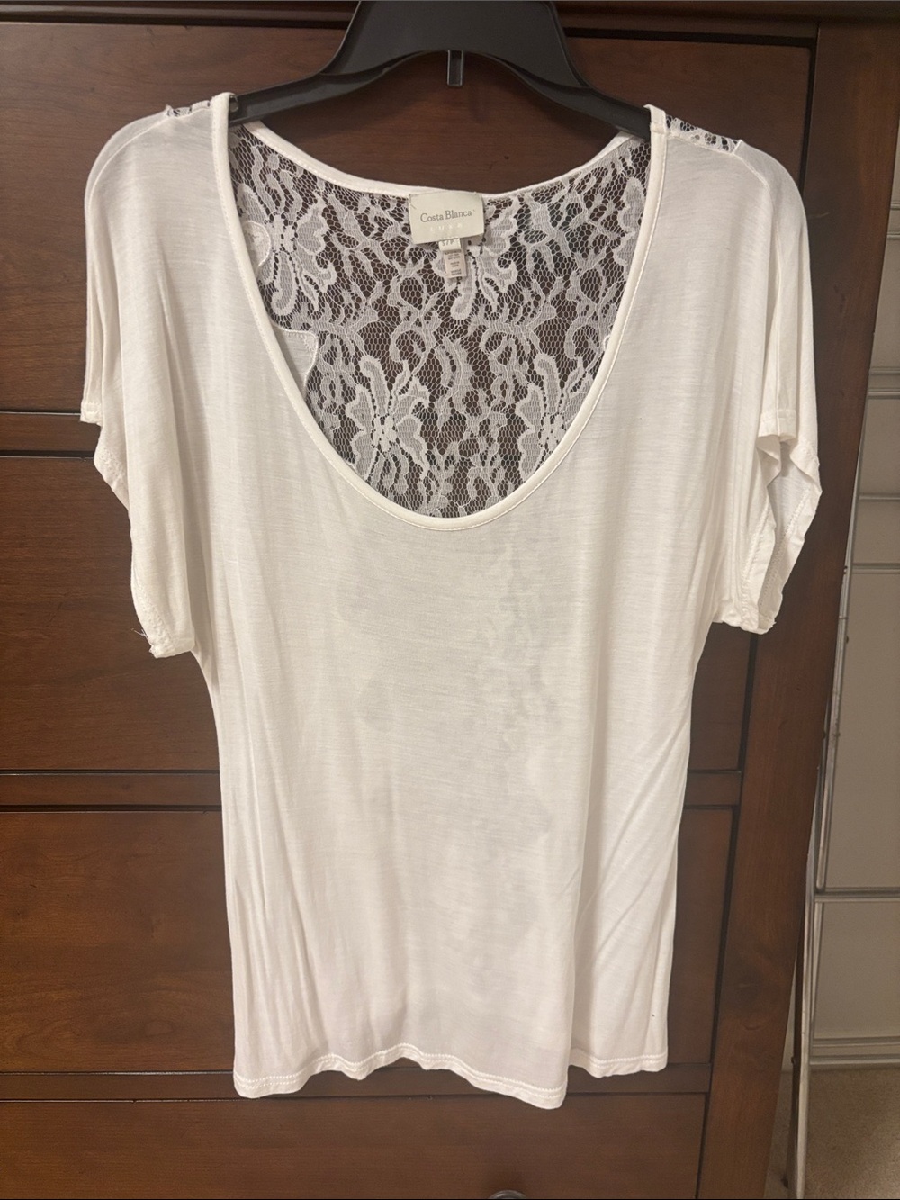 Costa Blanca Cream Lace-Back Scoop Top